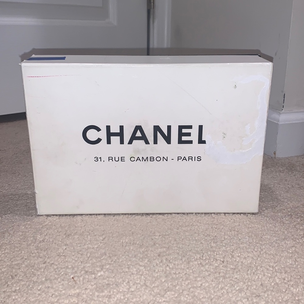 VINTAGE Chanel box